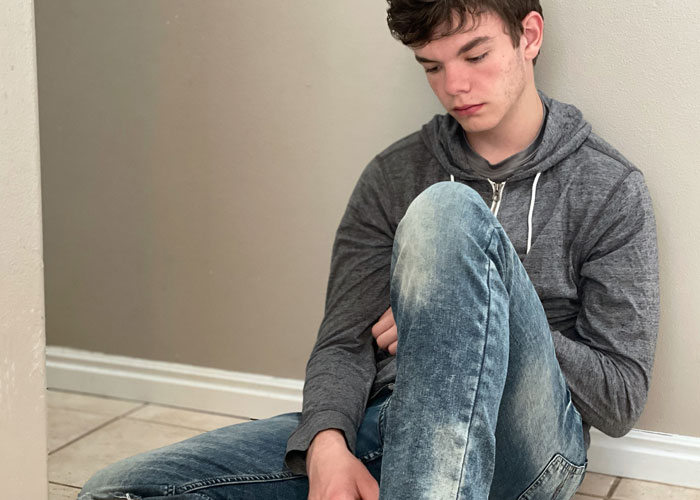 “Haven’t Spoken To My ‘Parents’ In Over 10 Years”: 30 People Reveal Their Thoughts On Parents Kicking Their Kids Out At 18