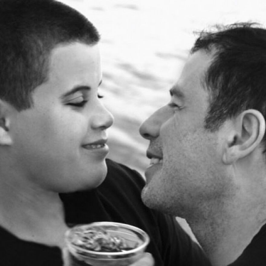Study Reveals That Fathers Are Happier Than Mothers (25 Pics Of Celebrity Parents)