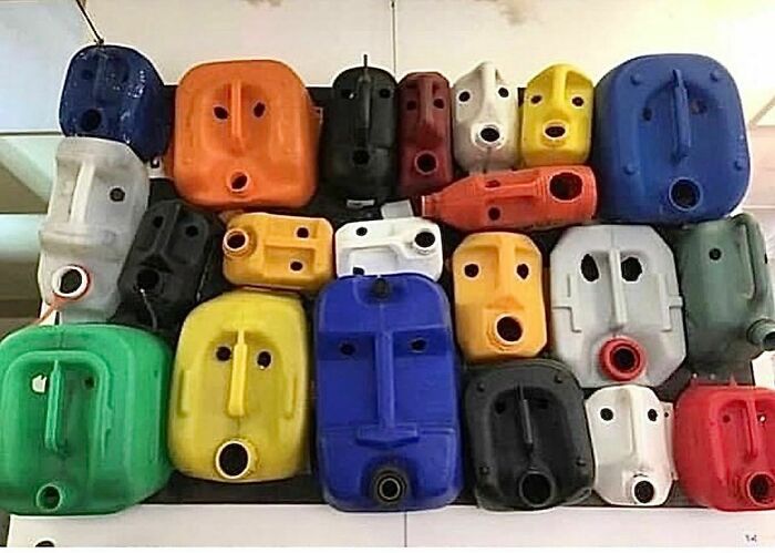 Ahaaaaaa. Oooooh. Plastic Containers