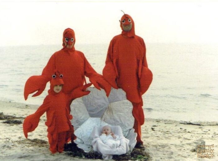 “This Photo Of My Family Was Taken As A Christmas Picture In Late 1989, After My Younger Sister (The “Pearl”) Was Born.”⁠ ⁠