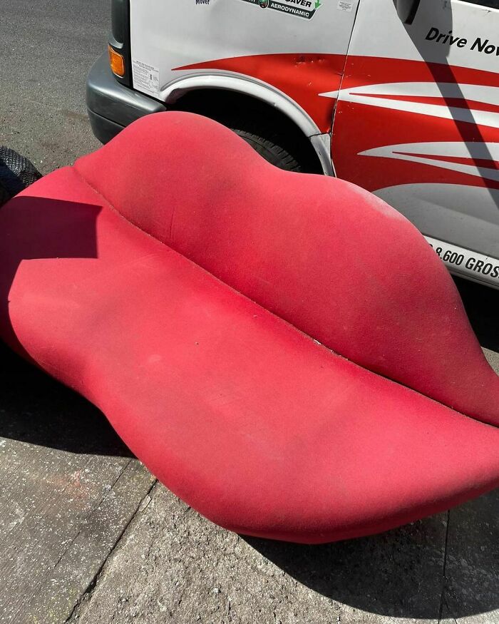 Has So Obviously Had Lip Fillers. Am I Right? Thames St Between Porter And Knickerbocker Ave 