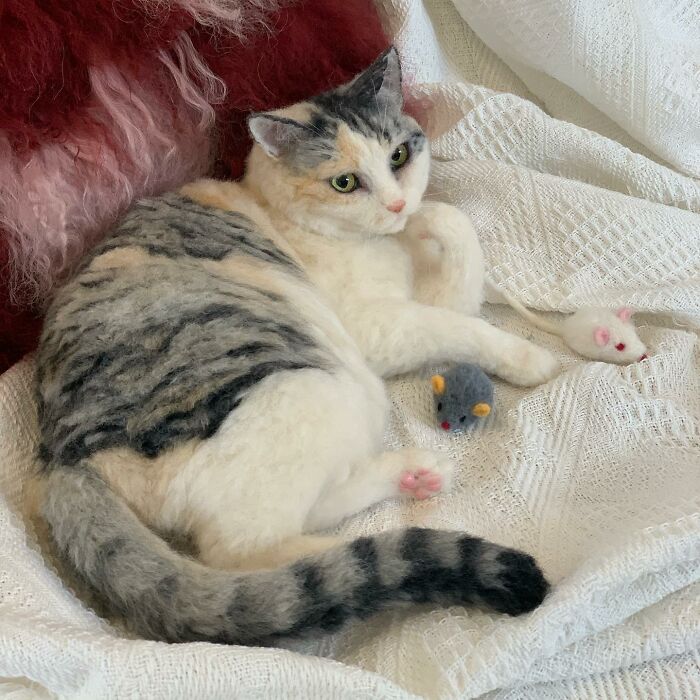 Hard To Believe These Animals Are Not Real But Made Of Wool (New Pics)