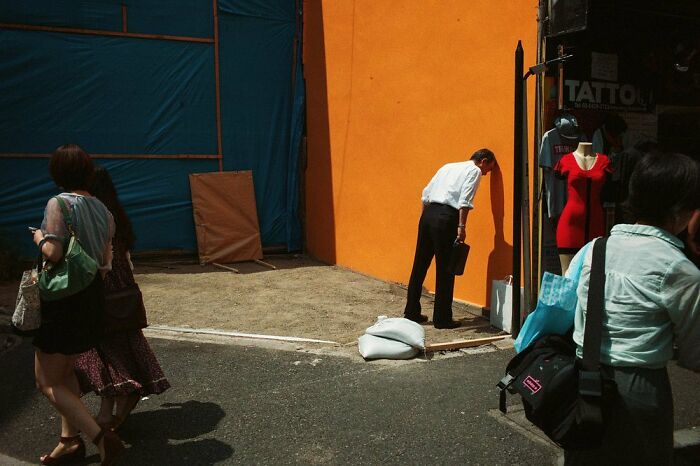 Shin Noguchi From Japan Shoots The Invisible Elements In Street Photography (New Pics)