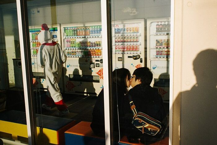 Shin Noguchi From Japan Shoots The Invisible Elements In Street Photography (New Pics)
