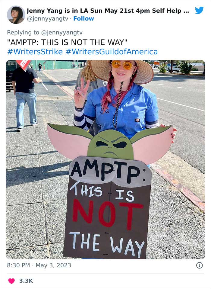 Funny-Writers-Strike-Signs-Twitter