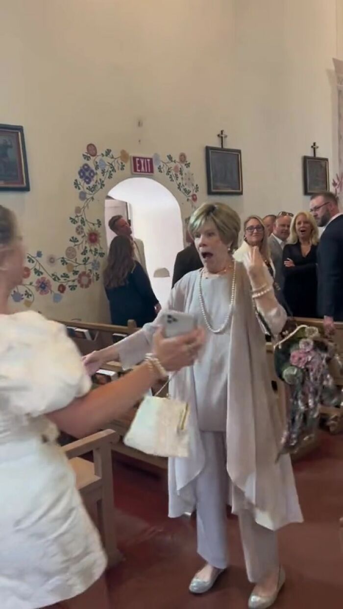 Grandma In Tears After Seeing Her Wedding Dress Altered To Chic Co-Ord By Granddaughter, A Discussion Online Ensues Grandma In Tears After Seeing Her Wedding Dress Altered To Chic Co-Ord By Granddaughter, A Discussion Online Ensues