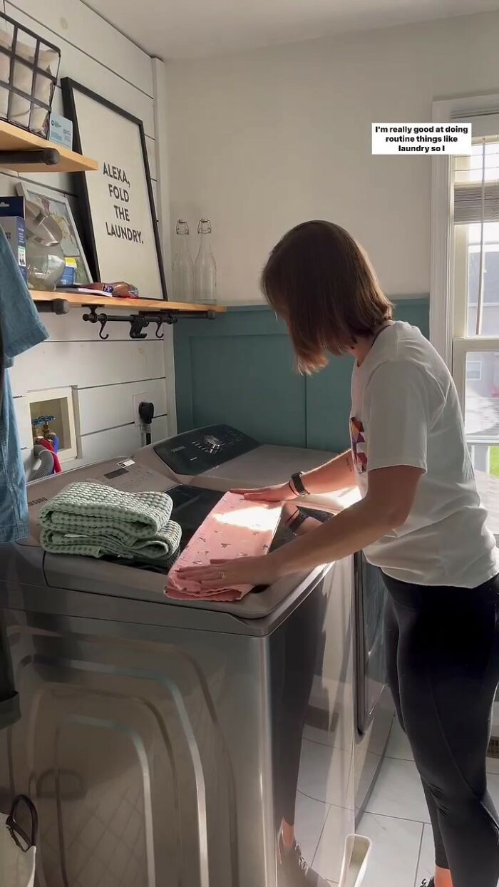 “Ways I Work With My Wife’s ADHD, Not Against It”: Couple’s Unique System For Sharing Household Chores Goes Viral On Instagram “Ways I Work With My Wife’s ADHD, Not Against It”: Couple’s Unique System For Sharing Household Chores Goes Viral On Instagram