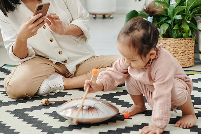 &ldquo;She Looks Really Cute In It&rdquo;: Babysitter Refuses To Take Down Picture Of Child From Instagram After Dad Pleads That She Do So, She Resorts To Manipulation And Threats