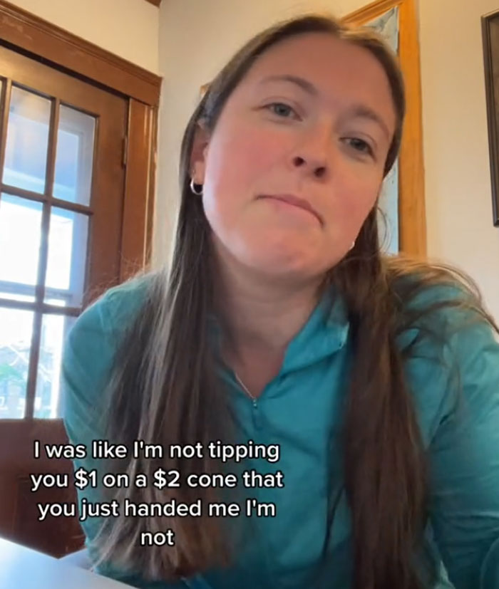 Ben & Jerry&rsquo;s Cashier Throws A Scene After Woman Refuses To Leave Them A Tip, Gets Reality Checked By The Internet