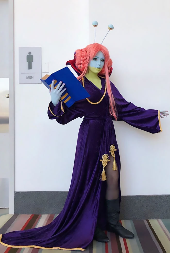 Person cosplaying Dream Gary