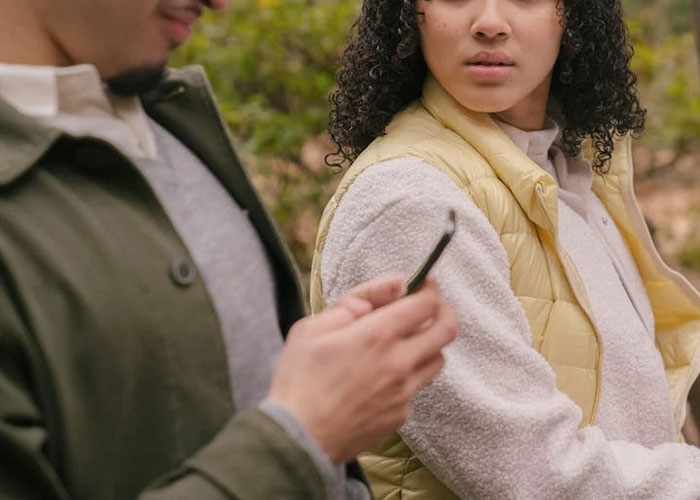 "Do You Clap When The Plane Lands?": People Share 30 Questions You Should Definitely Ask Before Dating Someone