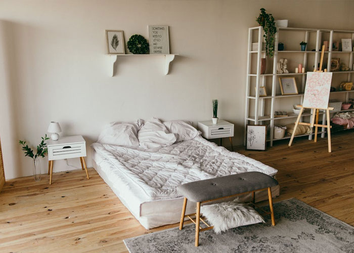 "Do You Clap When The Plane Lands?": People Share 30 Questions You Should Definitely Ask Before Dating Someone