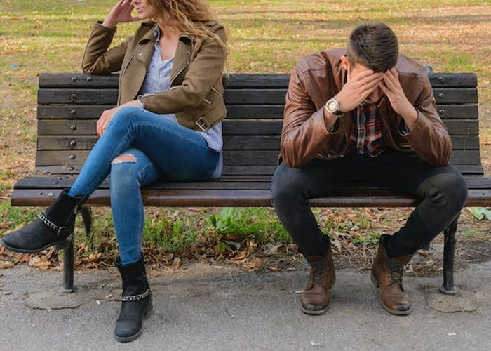 "Do You Clap When The Plane Lands?": People Share 30 Questions You Should Definitely Ask Before Dating Someone