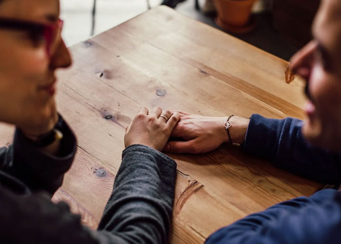 "Do You Clap When The Plane Lands?": People Share 30 Questions You Should Definitely Ask Before Dating Someone