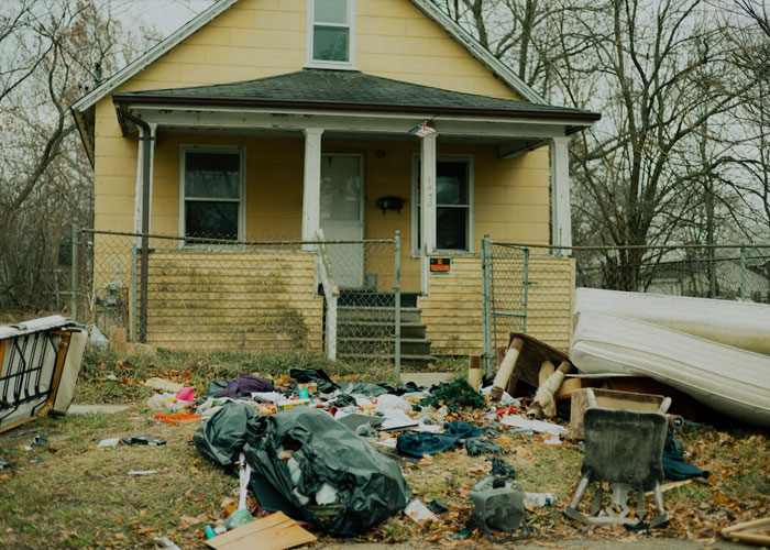 "Do You Clap When The Plane Lands?": People Share 30 Questions You Should Definitely Ask Before Dating Someone