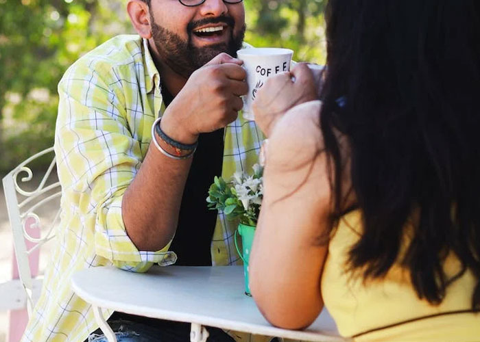 "Do You Clap When The Plane Lands?": People Share 30 Questions You Should Definitely Ask Before Dating Someone