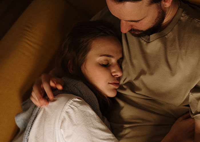 Man Goes Out Of His Way To Ruin Girlfriend&rsquo;s Food Pictures, So She Makes Him Pay