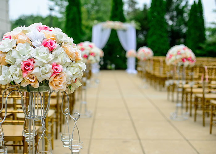 "I Am The Bride After All": Woman Doesn't Want Fianc&eacute;'s Grandma At Her Wedding, Starts A Drama