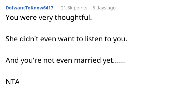 Guy Proposes To His Girlfriend With A Self-Designed Ring On A String, She Storms Off And Gives Him The Silent Treatment