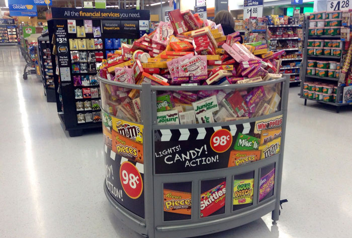 Karen Is Put In Her Place After Mistaking A Random Teenager For An Employee By A Legend Of A Man In A Suit Pretending To Fire The Teen