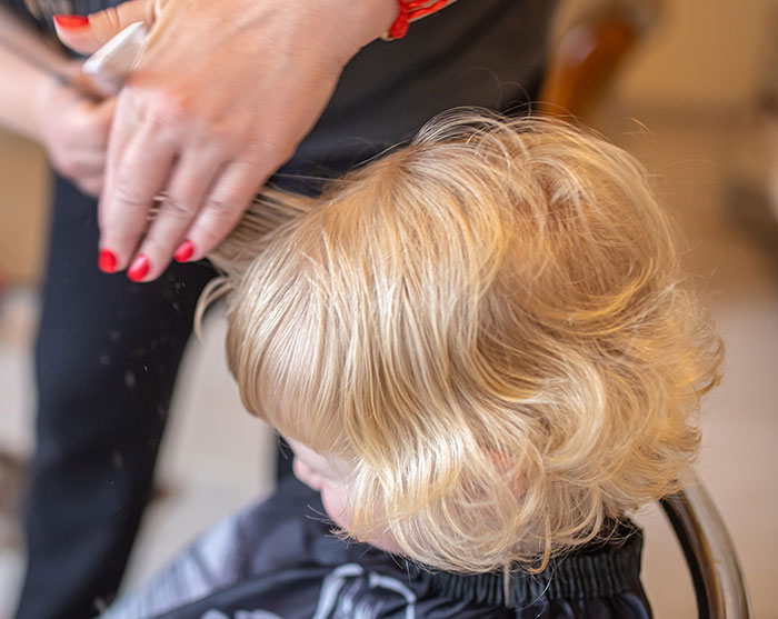 Mom Cuts Her Toddler’s Hair Off Because She Doesn’t Want To Brush It Anymore Mom Cuts Her Toddler’s Hair Off Because She Doesn’t Want To Brush It Anymore