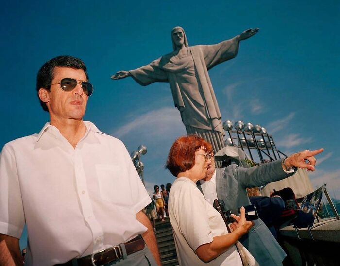 Instagram Account Collects And Shares Pictures That Capture Chance Encounters In Public Places (50 New Pics)