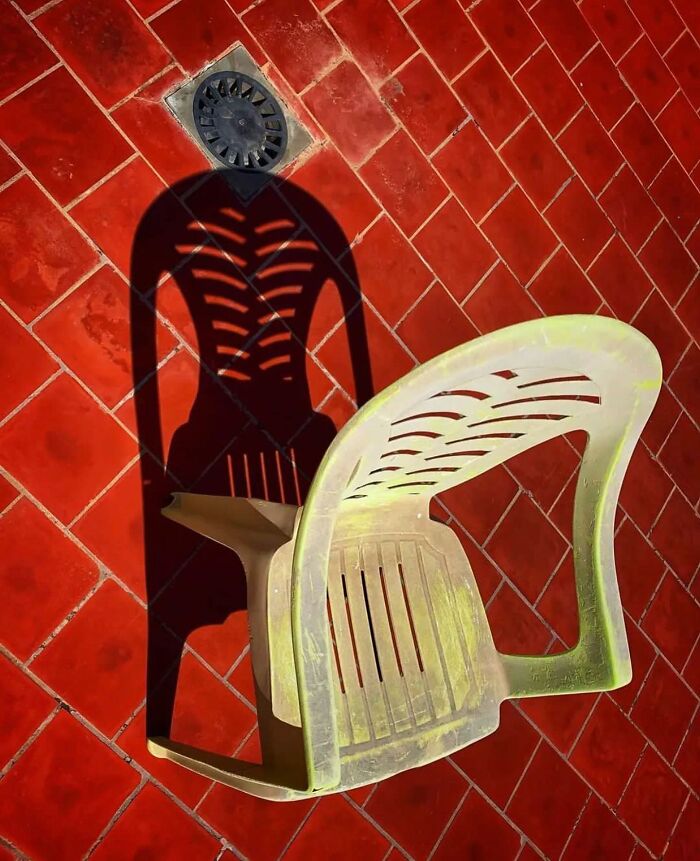 Instagram Account With Over 574 Thousand Followers Features Amusing Street Photos (30 New Pics)