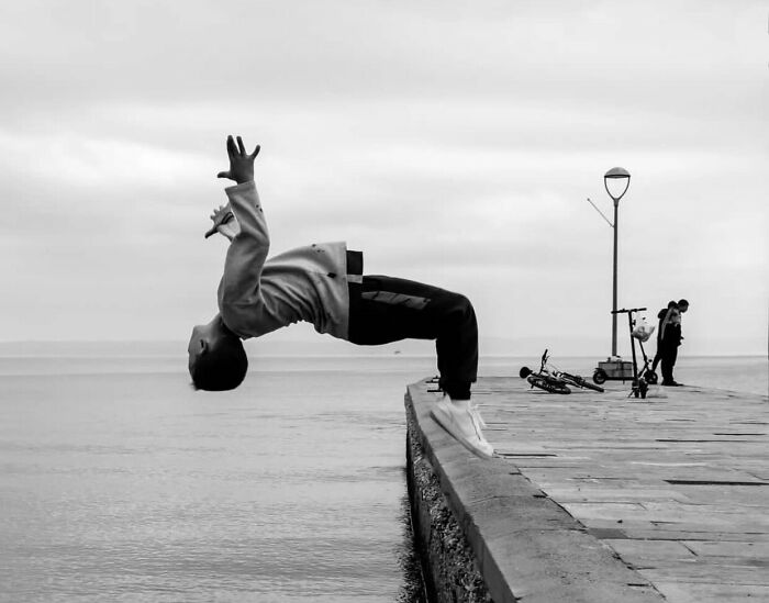 Instagram Account With Over 574 Thousand Followers Features Amusing Street Photos (30 New Pics)