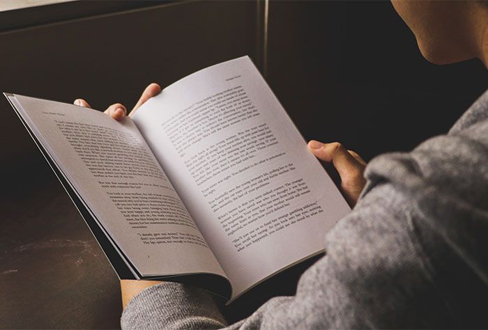 Employee Gets Scolded For Reading At Work, Boss Changes Her Mind After Seeing How Scarily Fast That Employee Is At Work