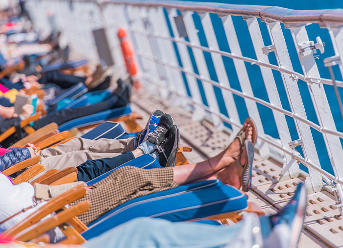 Family Plans A Cruise Without Telling One Cousin, Hoping She Will Watch All Of Their Kids, Are Furious When It's Time To Go And She's Not Home