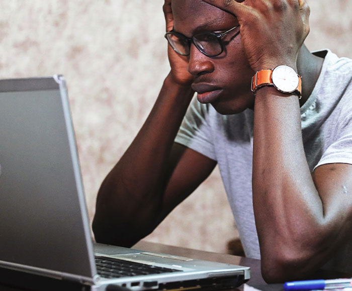 20 maneras tontas de ser despedido el primer día, como se ve en estos entretenidos ejemplos