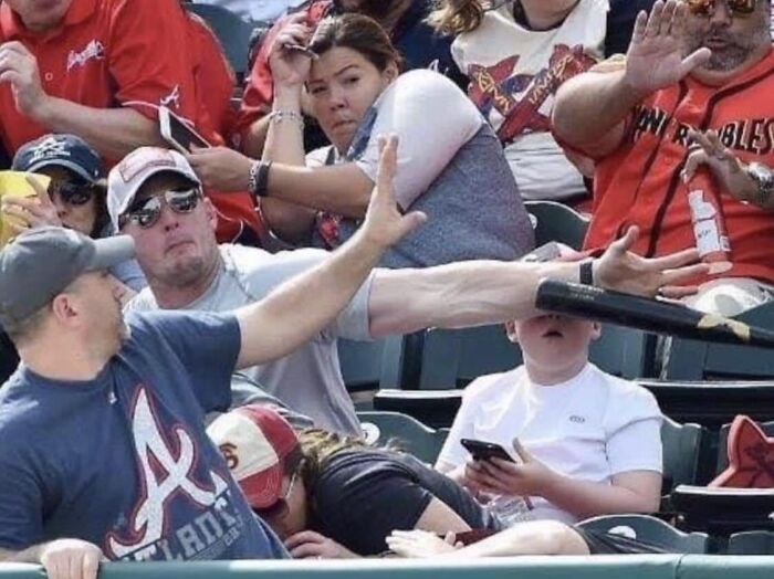 Funny-Pics-Humans-Doing-Human-Things