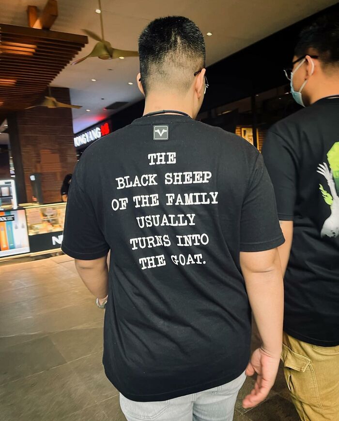 50 Questionable Yet Funny Shirts Spotted In Public, As Shared By The "Good Shirts" Instagram Account (New Pics)