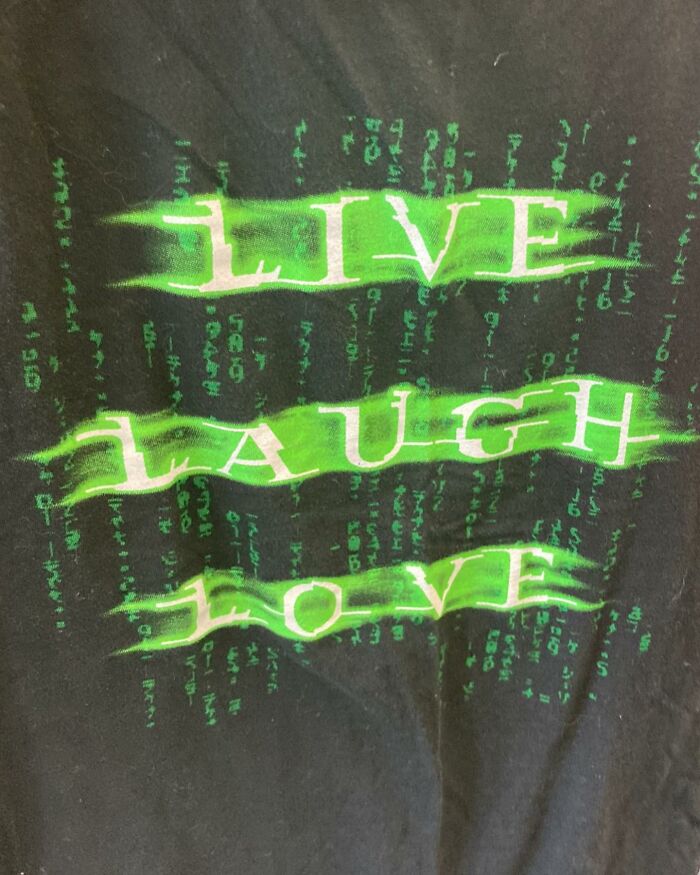 50 Questionable Yet Funny Shirts Spotted In Public, As Shared By The "Good Shirts" Instagram Account (New Pics)