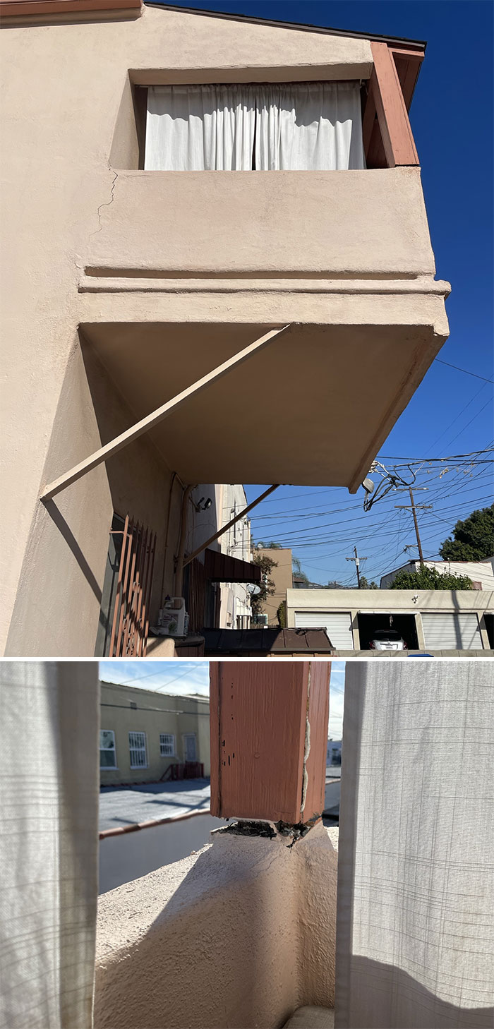 Las dos barras que "soportan" este balcón tienen más trabajo del que pueden soportar. El balcón ha sido reparado irregularmente, y al estar expuesto a los elementos, puede fallar