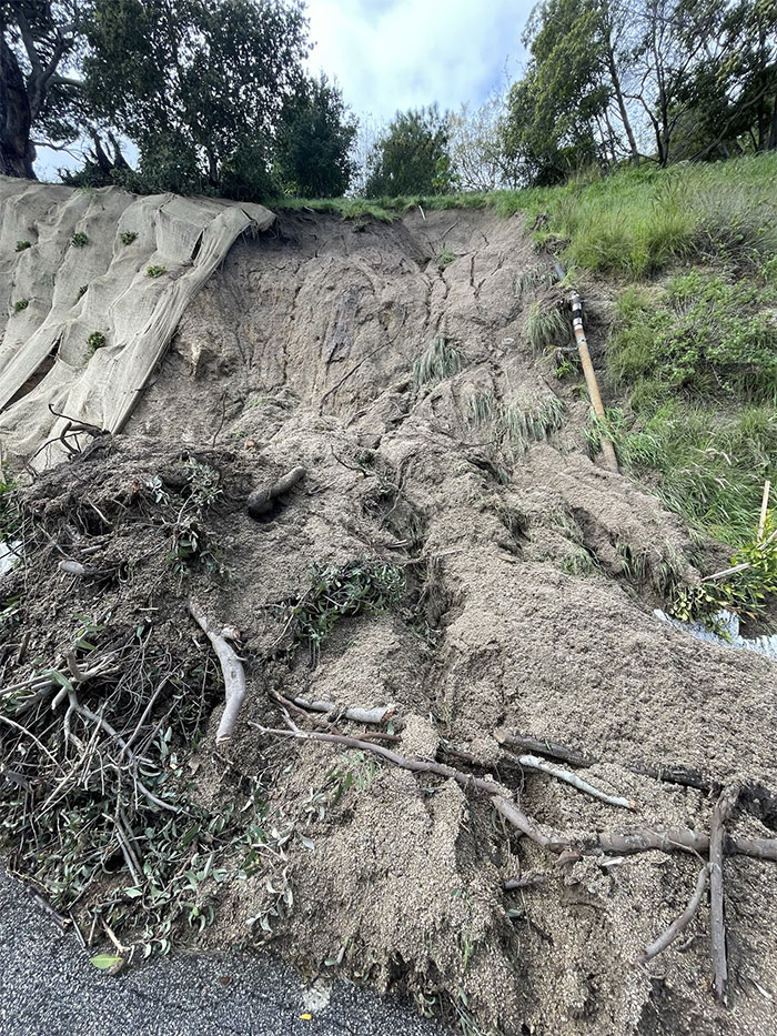 Corrimiento de tierras que se lleva todo por delante