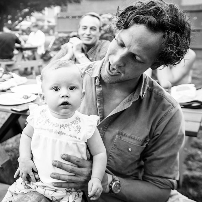 A mi padre le encanta ver a su hijo ser padre