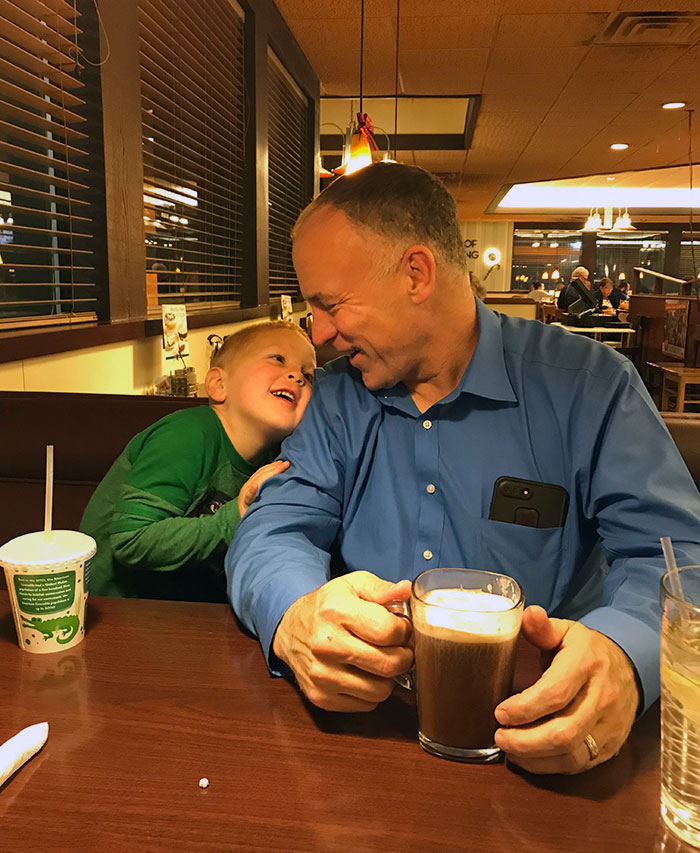 Mi hijo y mi padre llevaban tiempo sin verse. Cuando se encontraron, ambos no podían dejar de sonreír