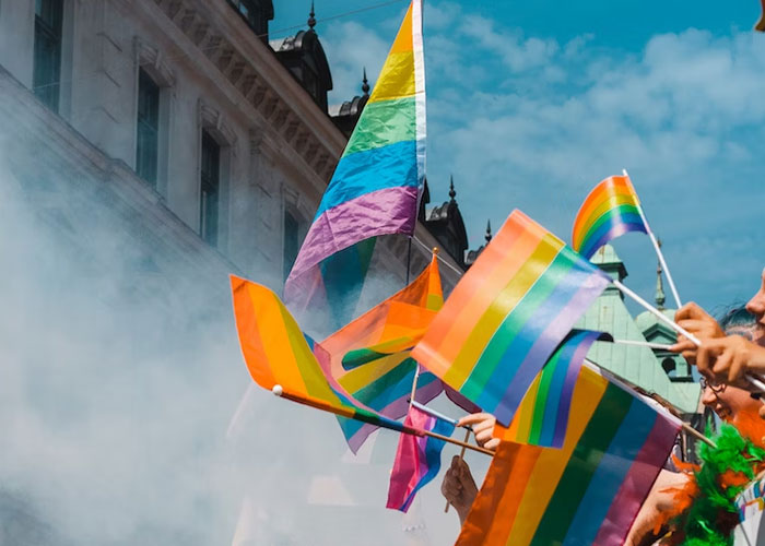 “My Great Grandfather Found His Wife In Bed With The Milkman”: People Share 30 Of The Coolest And Funniest Facts From Their Family History