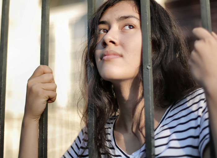 50 Honest Accounts Of The Hardest Metaphorical Pills People Ever Had To Swallow