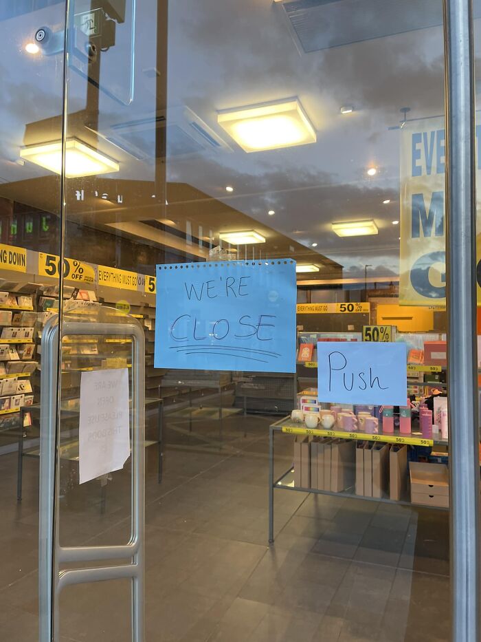 Hilariously-Useless-Unsuccessful-Unpopular-Signage