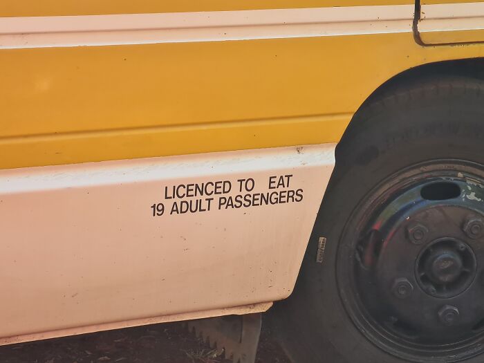 Hilariously-Useless-Unsuccessful-Unpopular-Signage