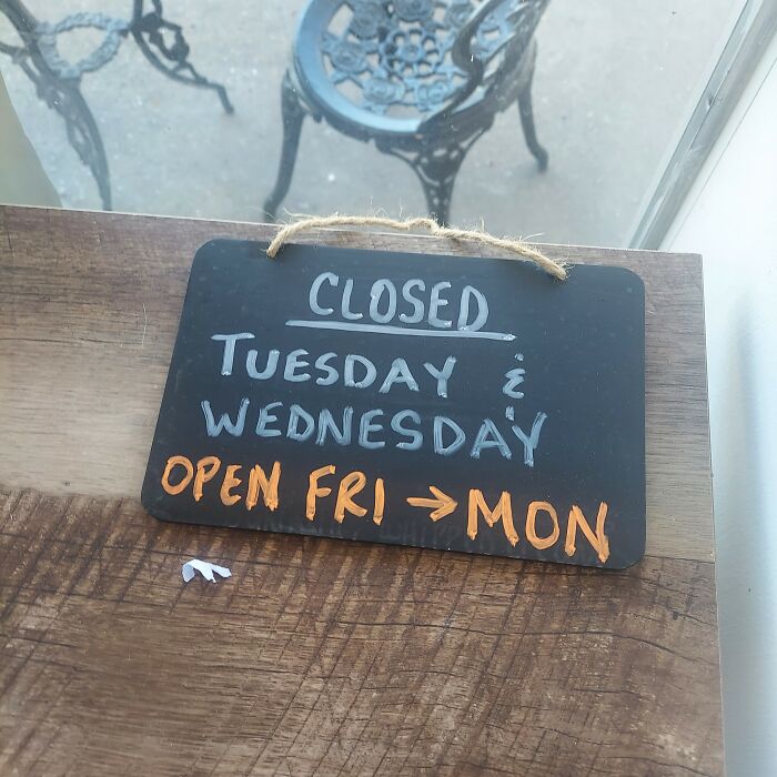 Hilariously-Useless-Unsuccessful-Unpopular-Signage