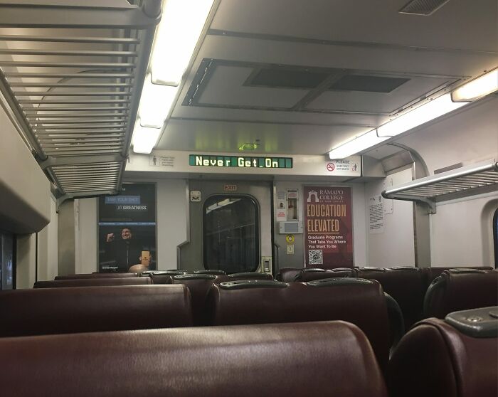 Hilariously-Useless-Unsuccessful-Unpopular-Signage