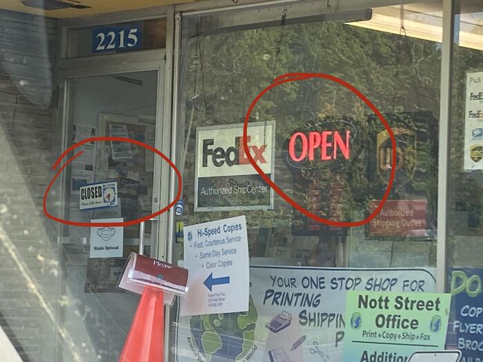 Hilariously-Useless-Unsuccessful-Unpopular-Signage