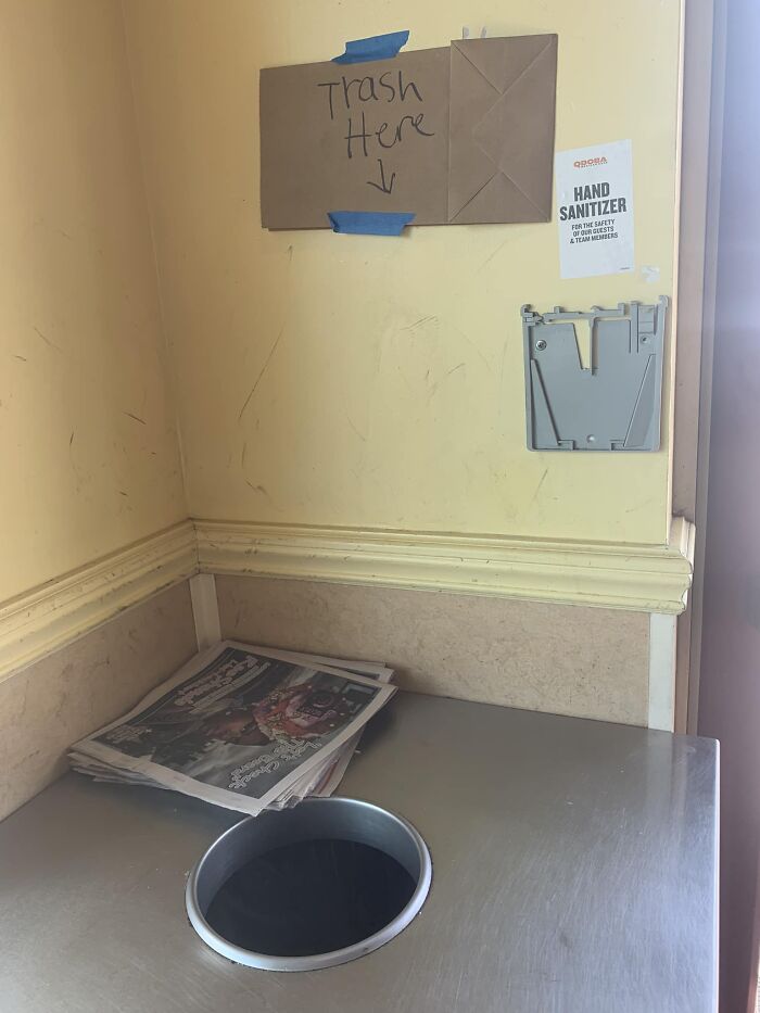 Hilariously-Useless-Unsuccessful-Unpopular-Signage