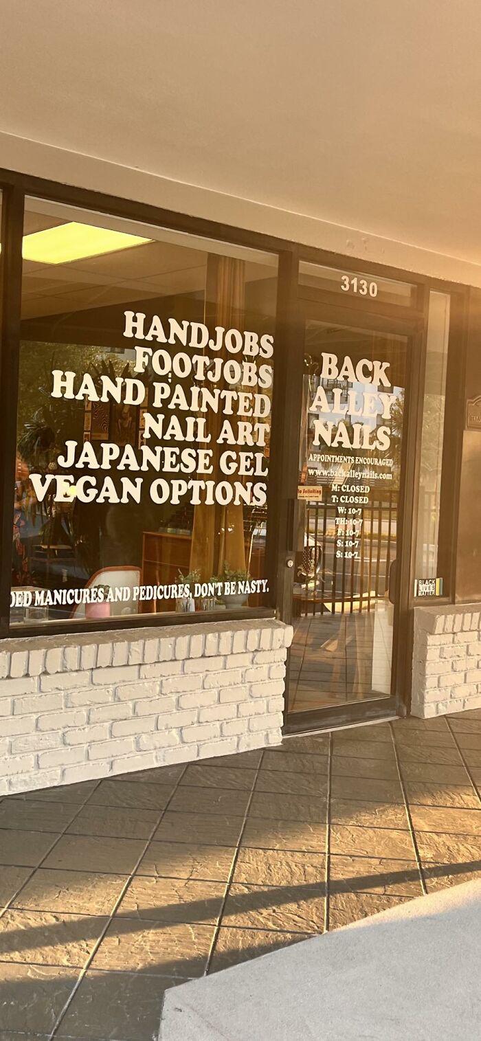 Hilariously-Useless-Unsuccessful-Unpopular-Signage