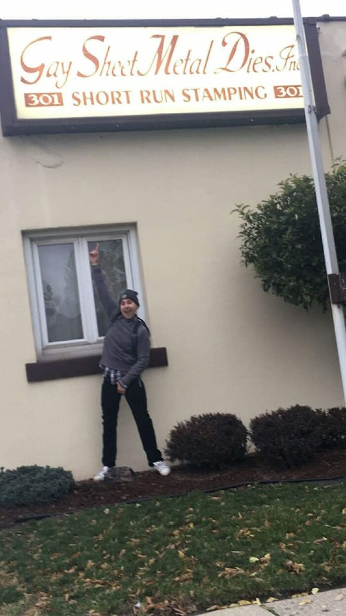 Hilariously-Useless-Unsuccessful-Unpopular-Signage