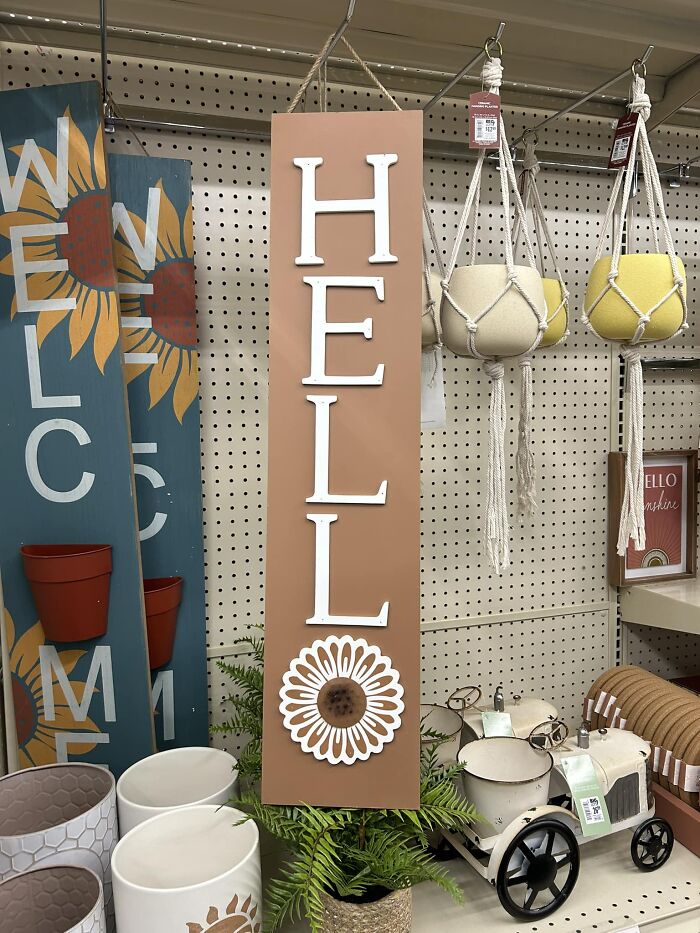 Hilariously-Useless-Unsuccessful-Unpopular-Signage