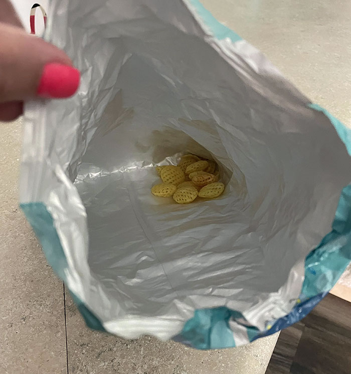 Me enfado con mi novio porque acaba con todo lo que hay en casa sin comprar un repuesto. Esta es su solución